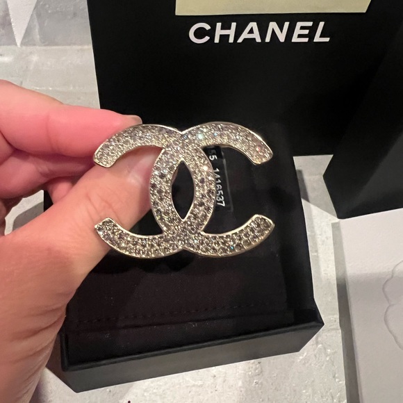 Chanel - Picture 4 of 14